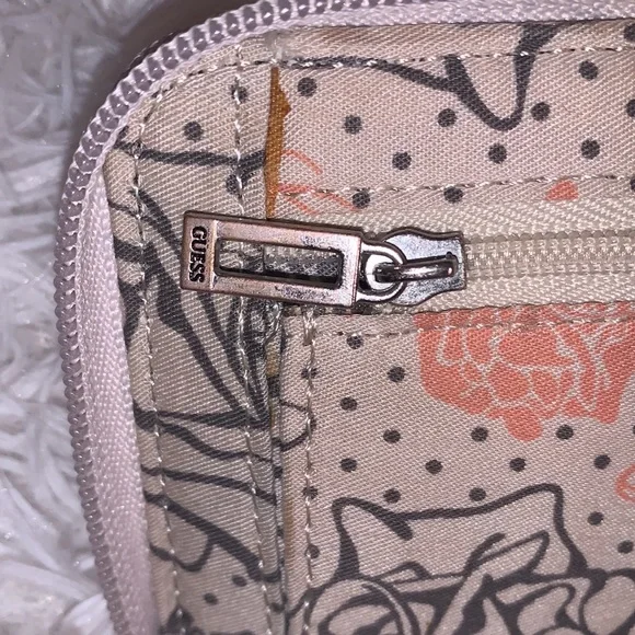 💥GUESS WRISTLET💥 - Picture 6 of 13